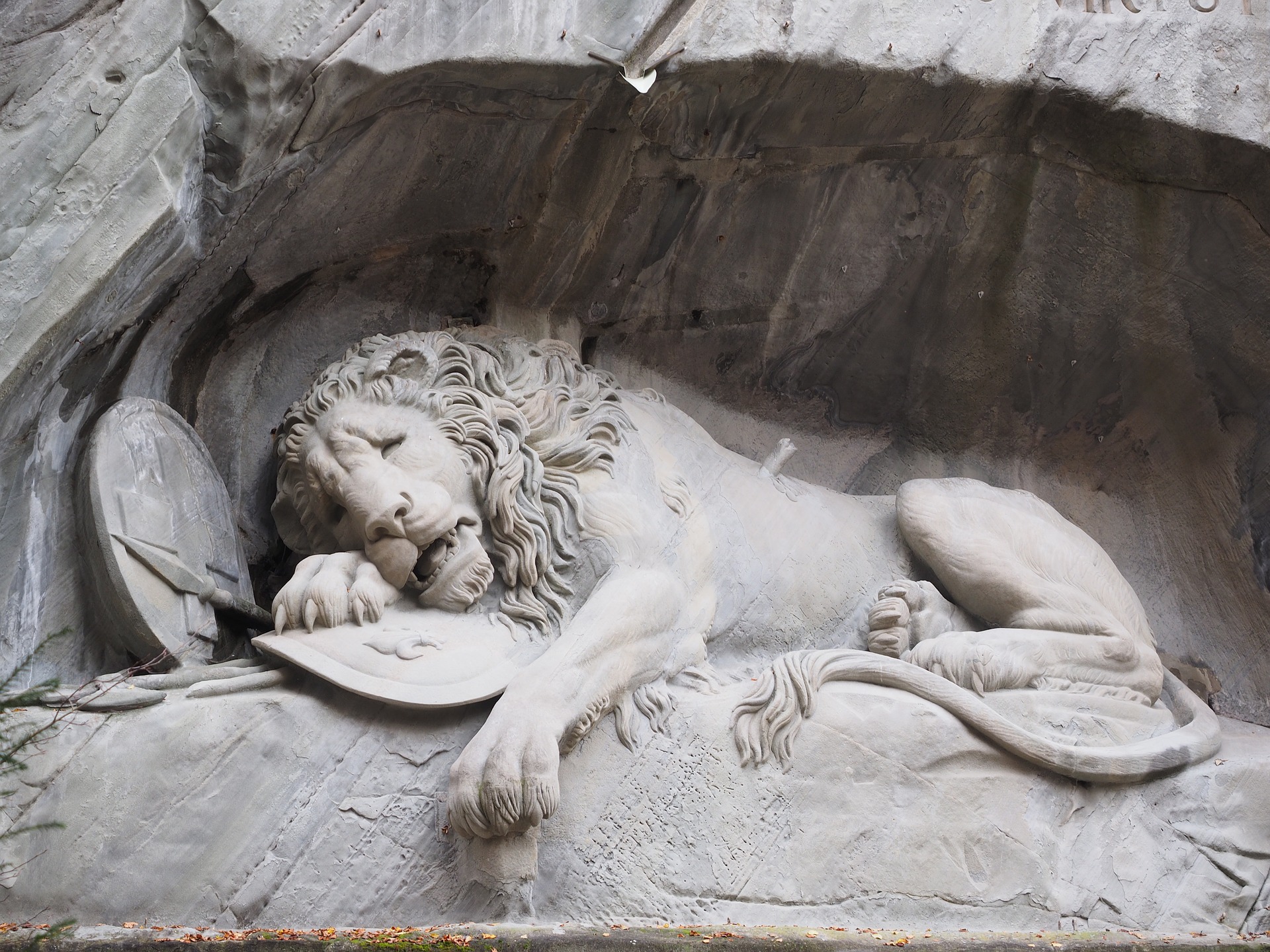 lion-monument-780009_1920