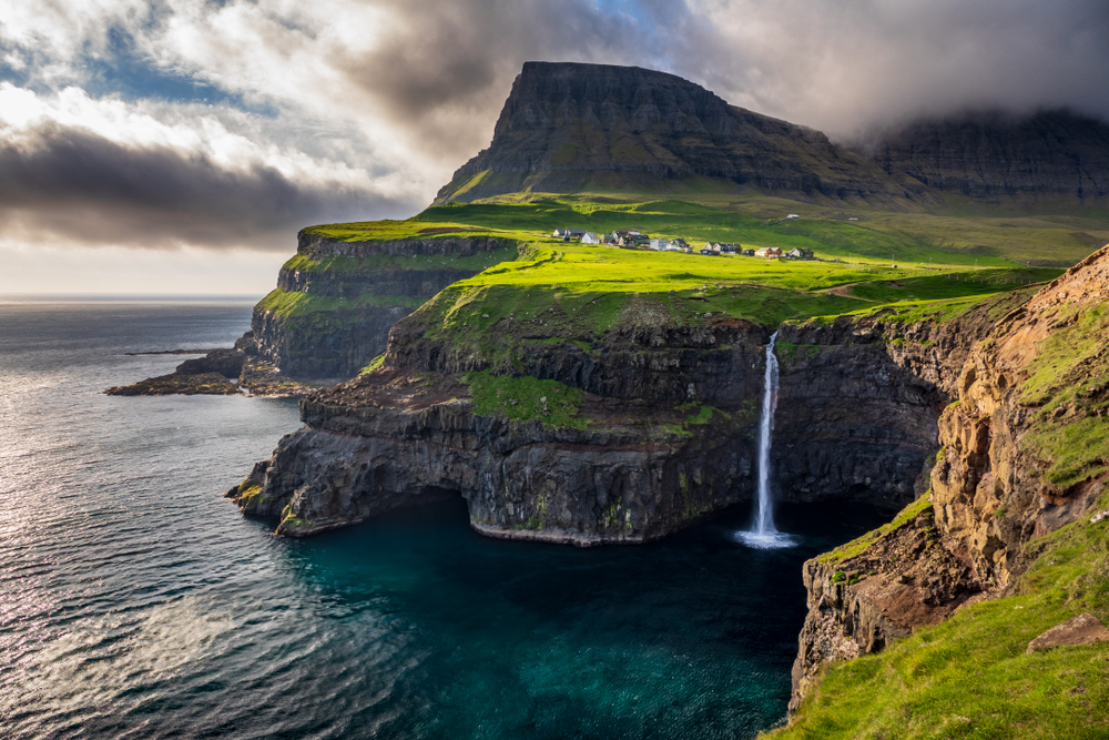 Disk,On,A,Misty,Day,In,Gasadalur,Waterfall,,Faroe,Islands,